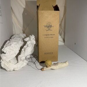Demdaco Willow Tree 'Congrats' (2005)Figurine in laying position